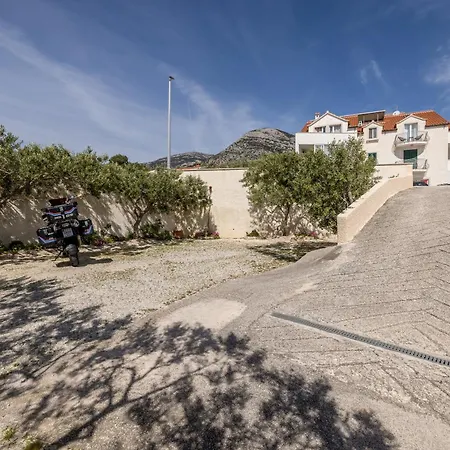 Viola Apartman Bol
