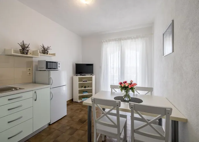 Apartment Viola *