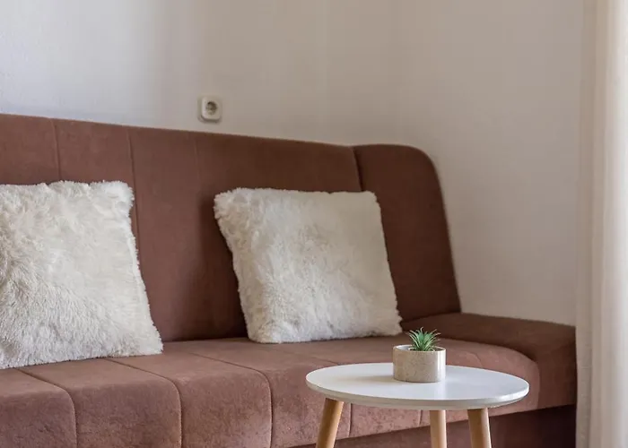Viola Apartment *