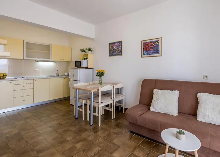 Apartment Viola Bol
